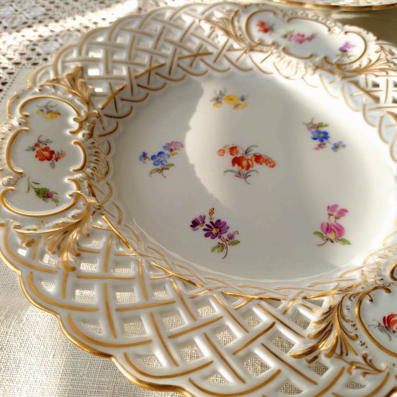 2枚セット1924年以前Meissen色小花のレース金彩プレート直径約21㎝D