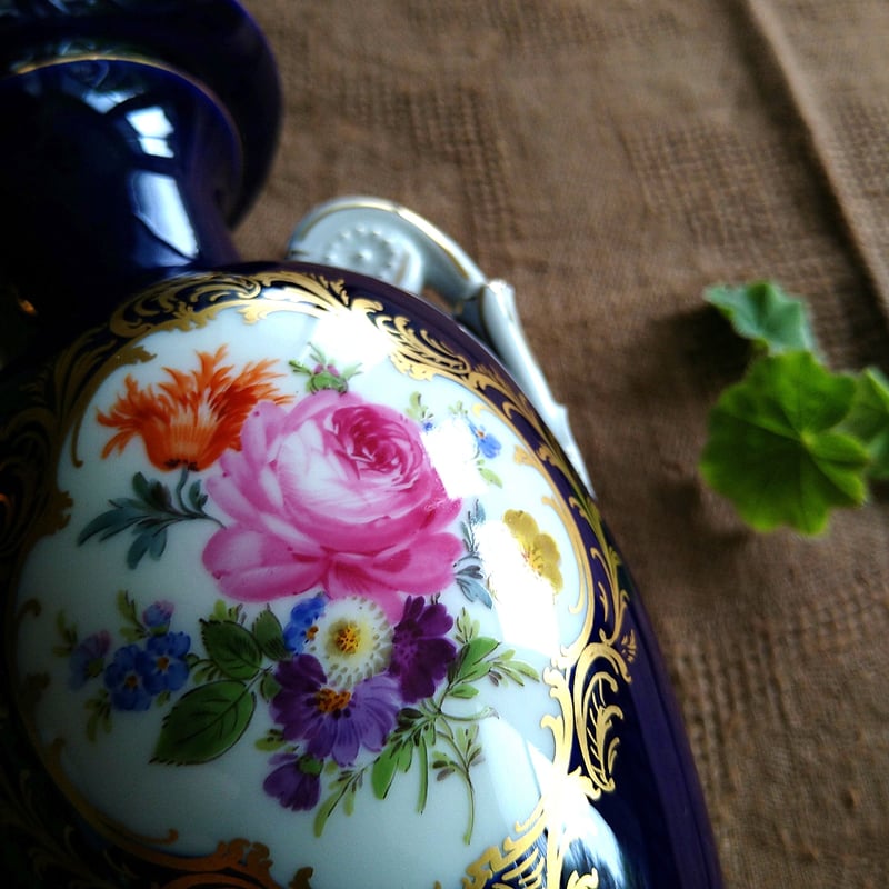 Meissenマイセン、コバルトにフラワーブーケの花瓶、高さ約23.7㎝H