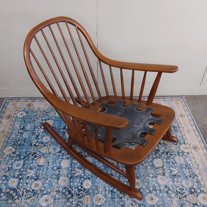 柏木工 　KASHIWA ロッキングチェア 　アームチェア 柏木工 KASHIWA ロッキングチェア 飛騨家具 アンティーク調 揺り椅子