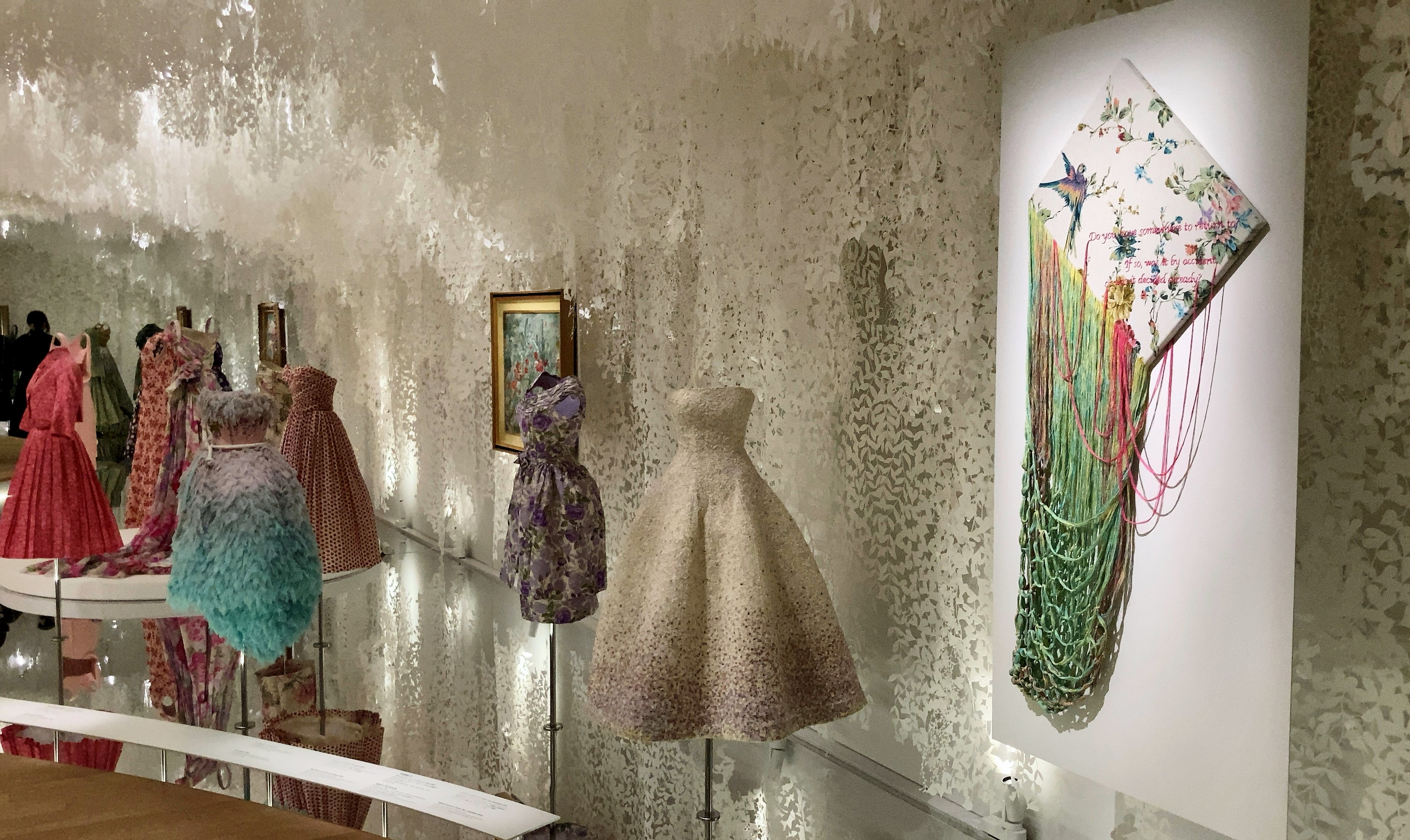 クリスチャン・ディオール、夢のクチュリエ」展（東京都現代美術館