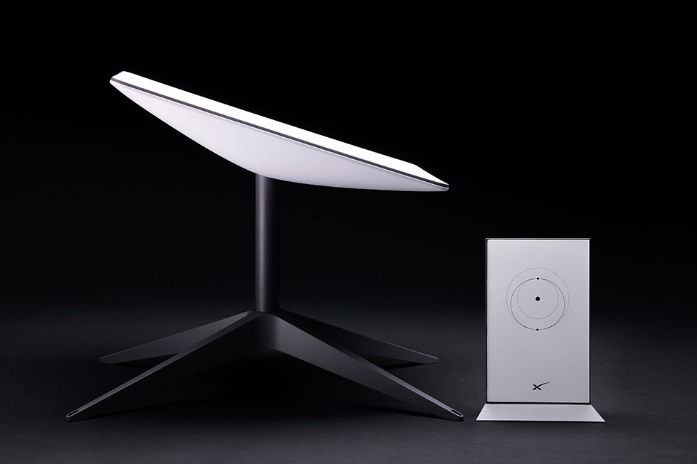 KDDI、Starlink衛星ブロードバンドアンテナ「Standard Actuated Kit