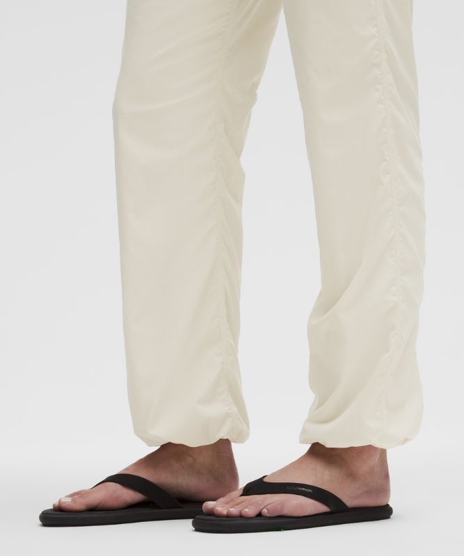 Dance Studio ミッドライズパンツ *レギュラー | パンツ | Lululemon JP