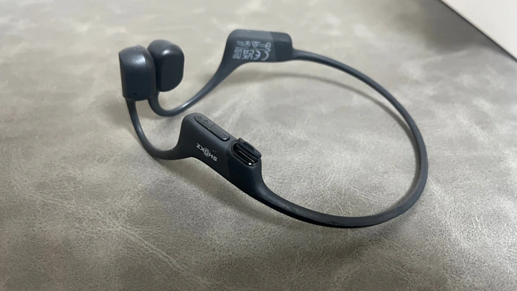 Shokz OpenRunレビュー】骨伝導イヤホンで迷ったらこれを買え！