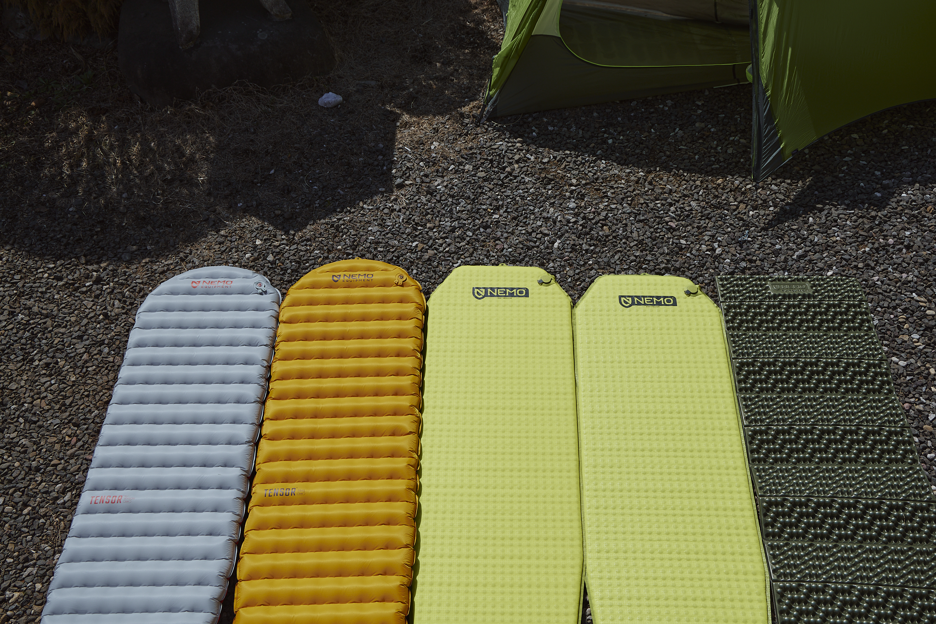 快適な眠りをサポート！NEMOスリーピングマットの選び方ガイド | YAMAP