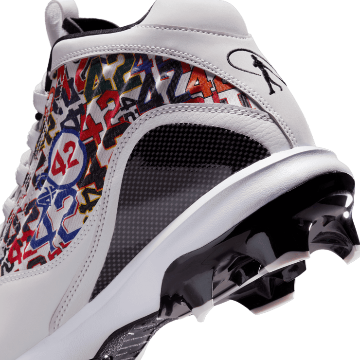 Jackie Robinson is Honored on The Nike Griffey 2 MCS Cleat