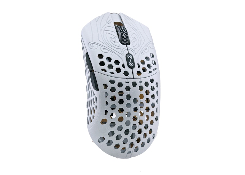 Finalmouse-Starlight-12-