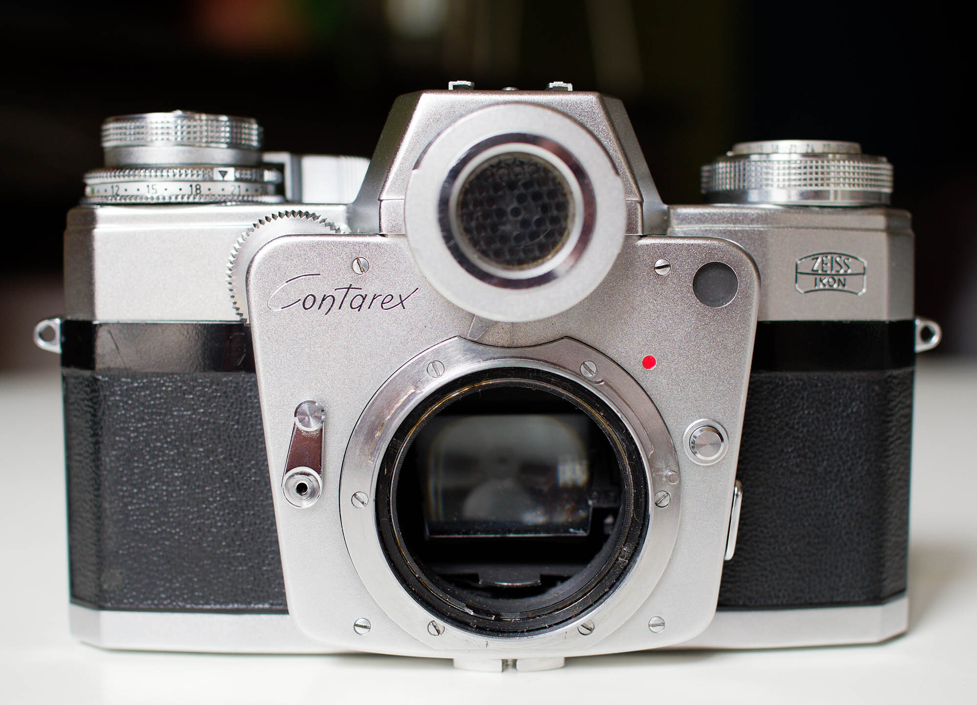 The Zeiss Ikon Contarex Review: King of Kings or Naked Emperor