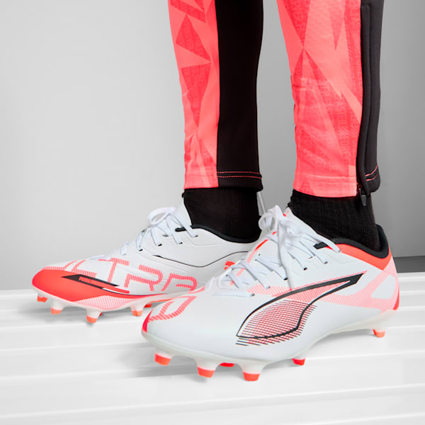 ULTRA 5 PLAY FG/AG Football Boots | PUMA