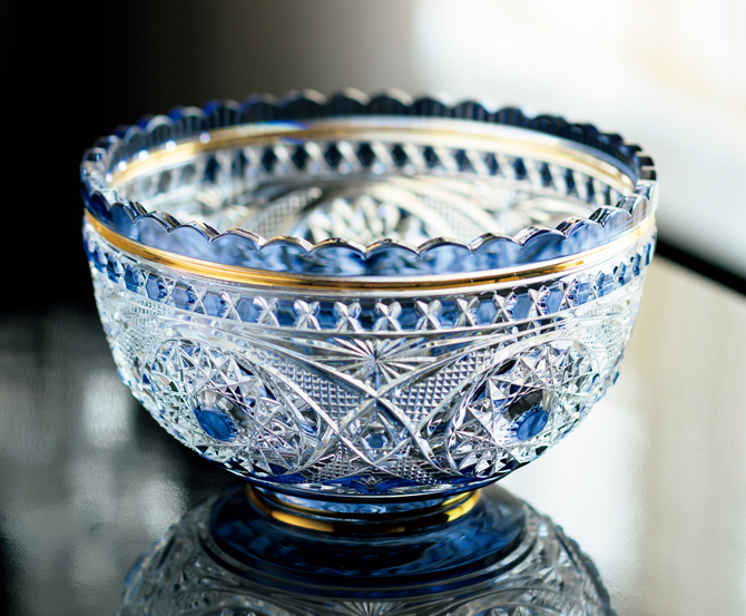 100年の時を超え、バカラから「春海好み」が復刻されました