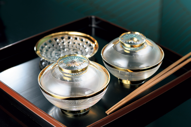 100年の時を超え、バカラから「春海好み」が復刻されました