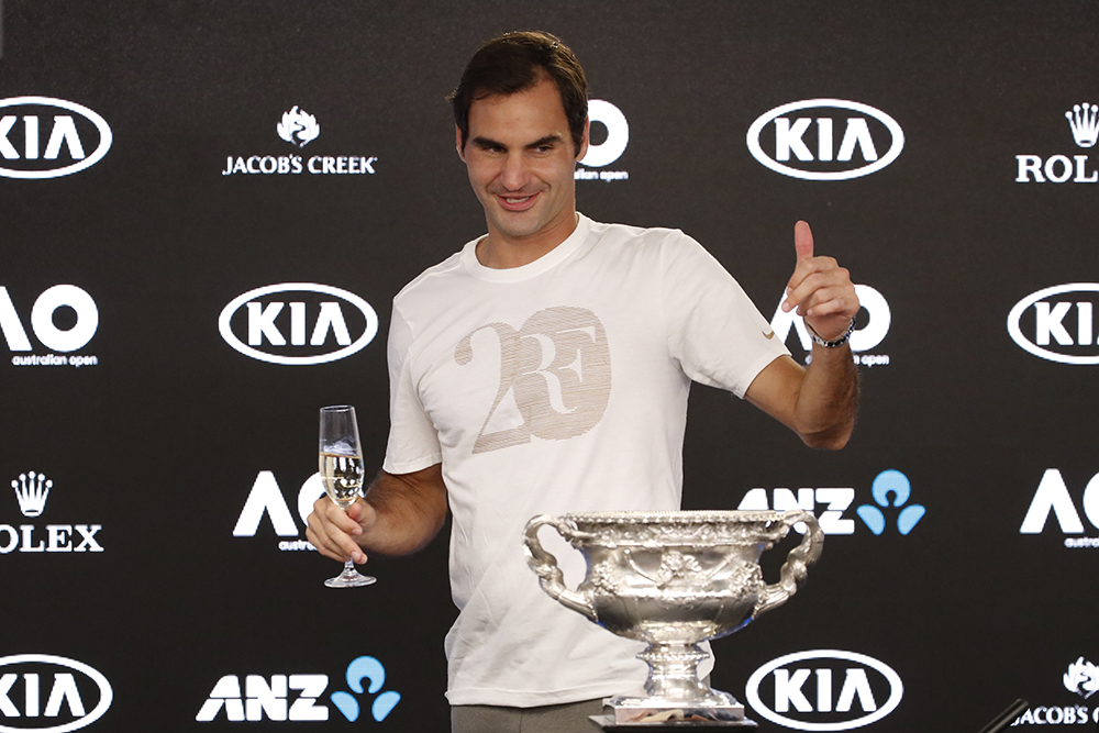 ついにフェデラーの手に“RF”ロゴがやってくる！ グラスコートシーズン