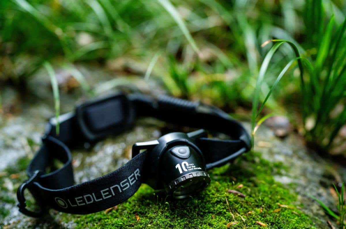 これはほしい…！】伝説のLEDヘッドランプ「レッドレンザー / H8R」が