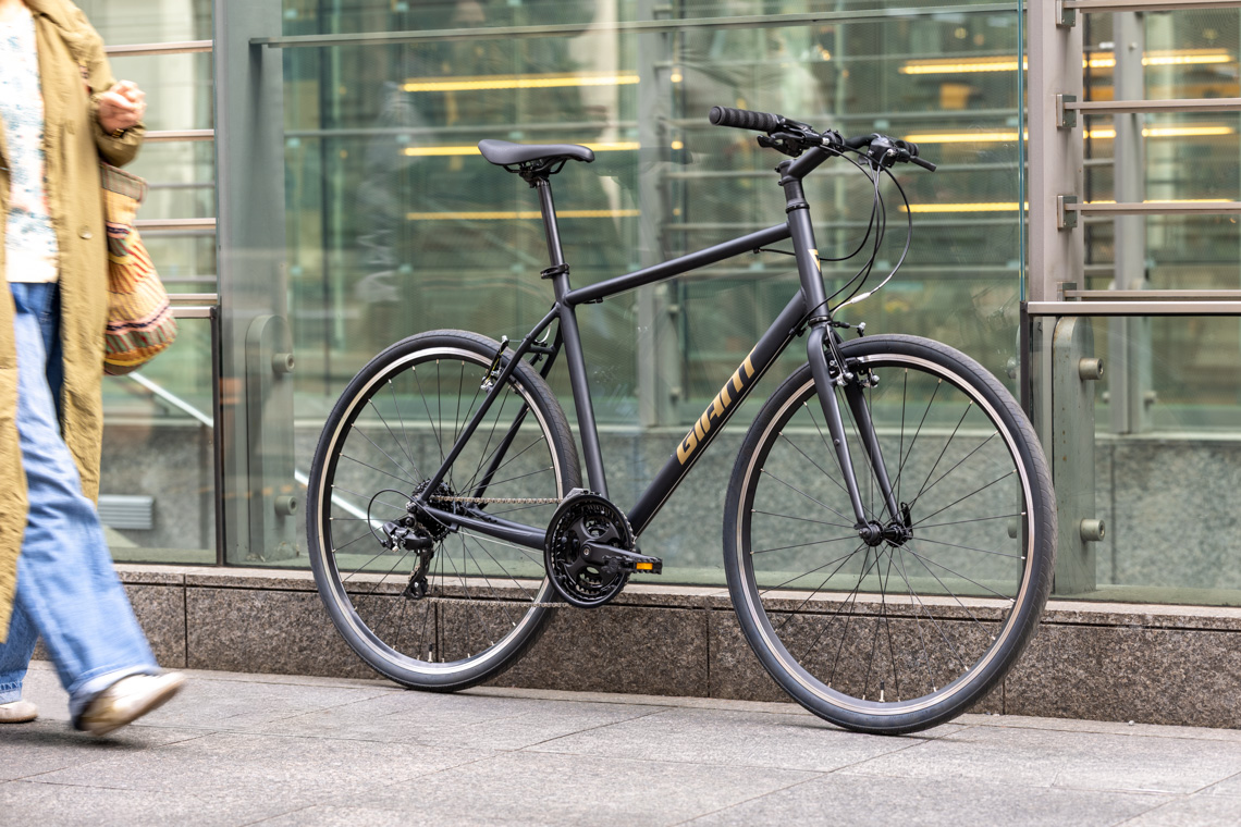 軽快な走りと手ごろな価格を両立 新型クロスバイク「ESCAPE X3」登場