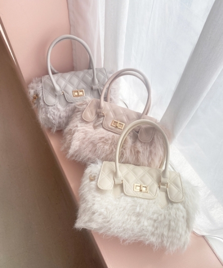 キルティングフラップファーバッグ/MAJESTIC LEGON(マジェスティック