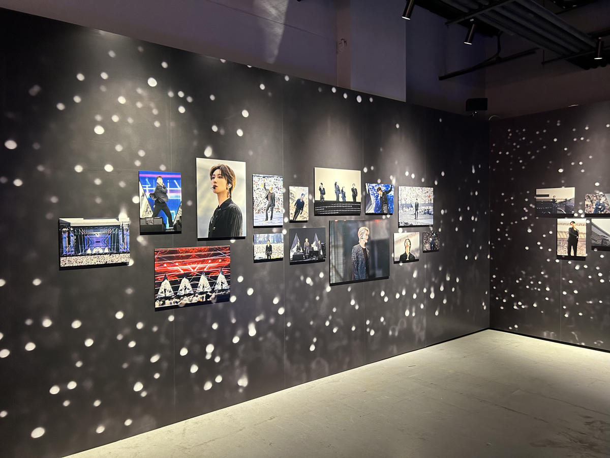 SEVENTEEN】潜入レポ！ 限定グッズにも注目！写真展「[HYBE INSIGHT