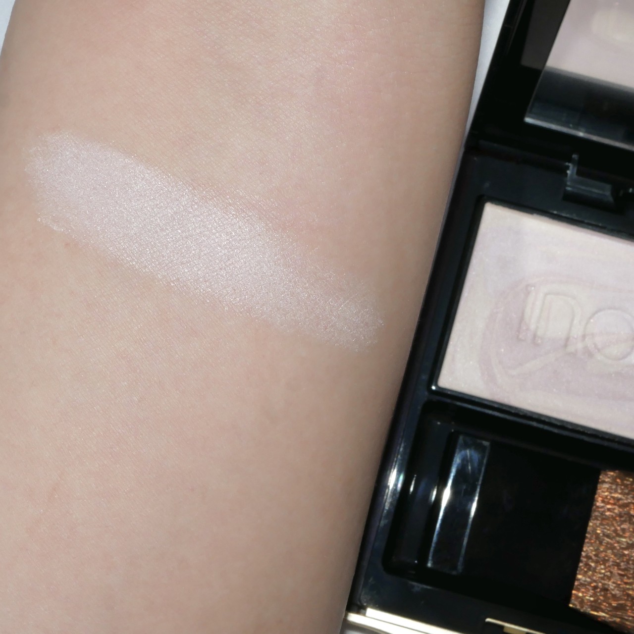 インウイ新作】8/21限定のプレストパウダーが発売！人気のプライマーと