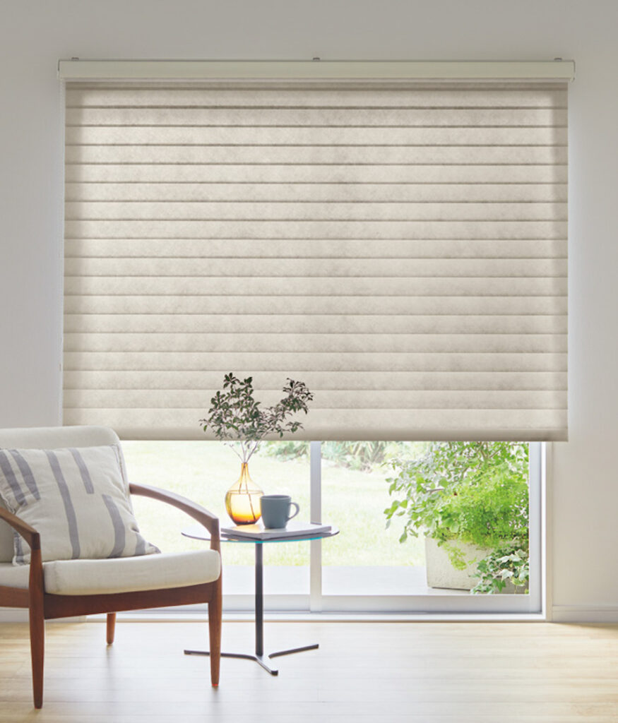 調光ロールスクリーン「ルミエ」で叶える、柔らかな光に包まれた豊かな