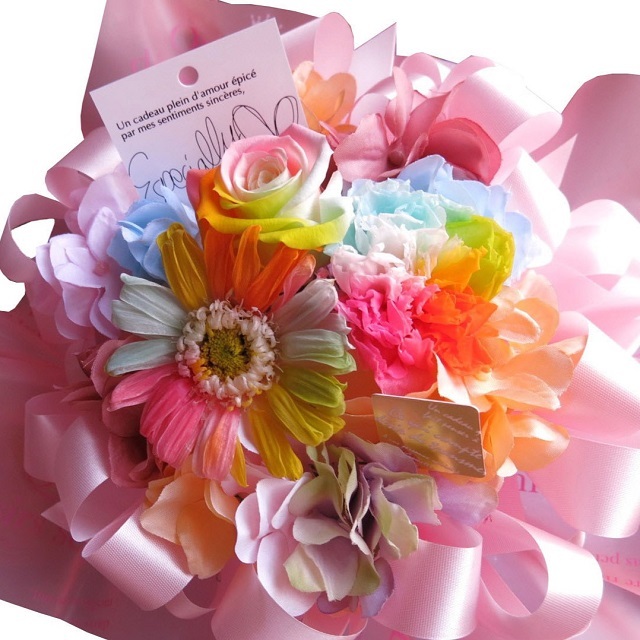 プロポーズ 彼女 レインボーローズ プリザーブドフラワー入り