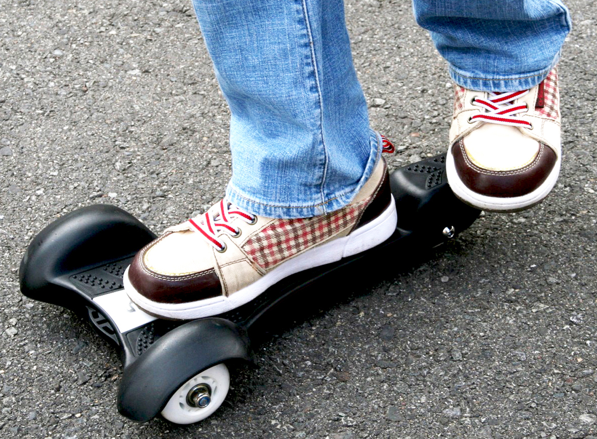 ソールスケートピンク 乗用玩具 乗り物トイ 乗り物 出産祝い 入学祝い