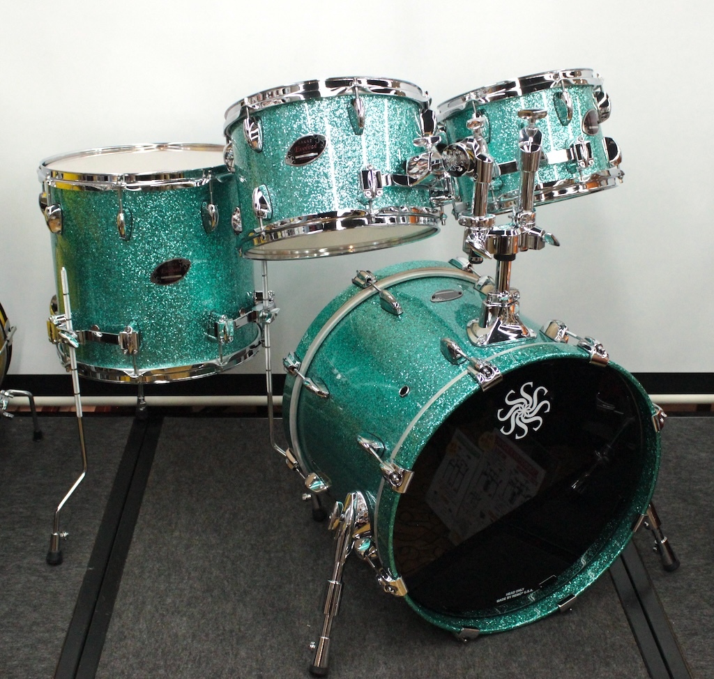 SAKAE OSAKA HERITAGE EVOLVE 18インチバスドラ小口径4点セット（新品