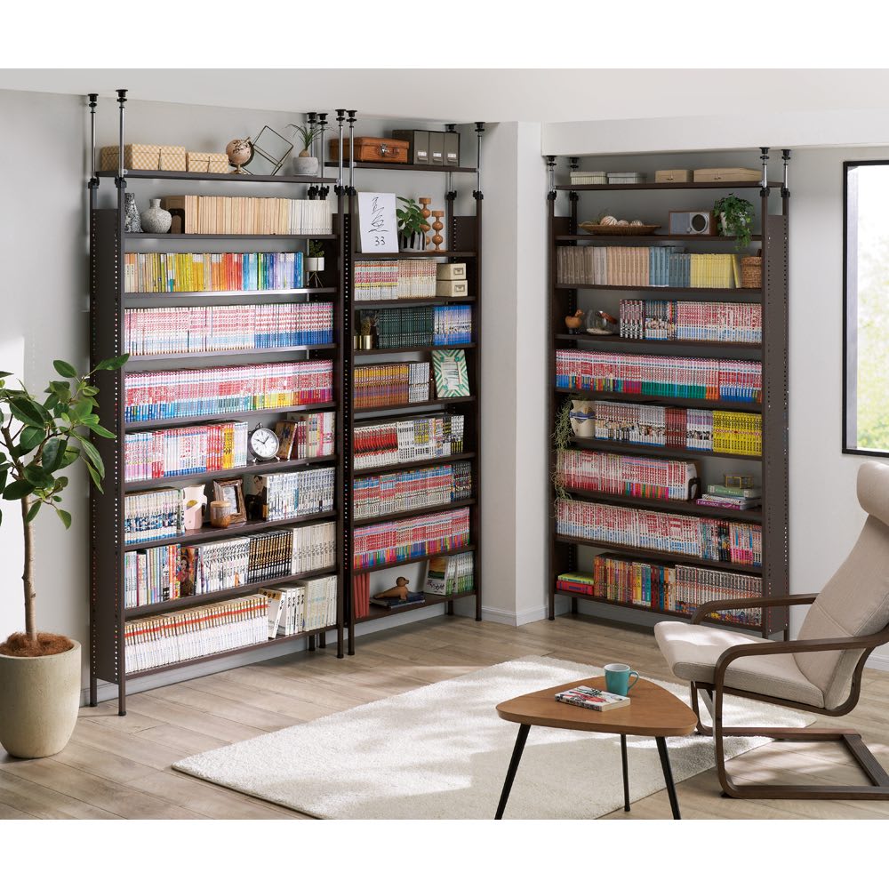 たっぷり収納！スチールラック 突っ張り式 コミック用 幅121.5cm 通販