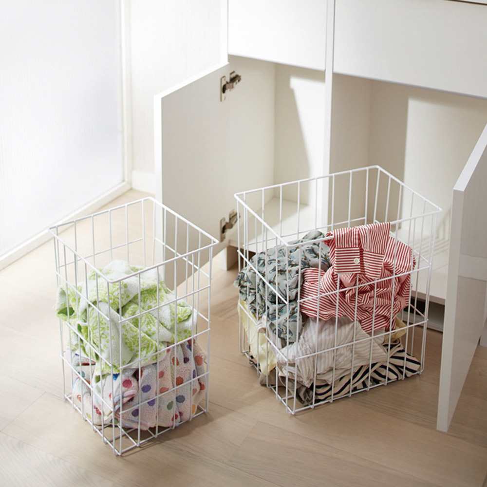 組立不要 洗濯カゴ付き2in1光沢サニタリー収納庫 ロータイプ 幅31cm