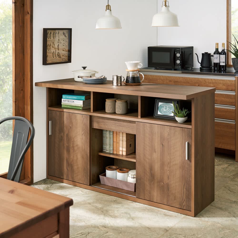 対面キッチンのように使える引き戸式間仕切りキッチンカウンター 幅