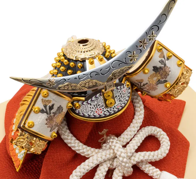 五月人形「桃色雛菊の兜（収納タイプ）」｜五月人形の通販 ふらここ