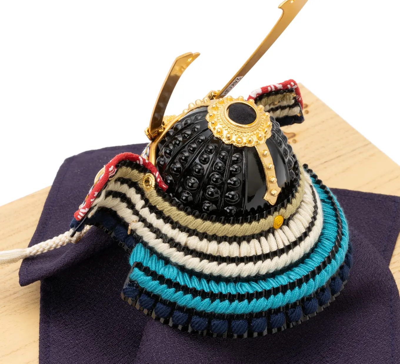 五月人形「鉄紺に水色の兜（収納タイプ）」｜五月人形の通販 ふらここ