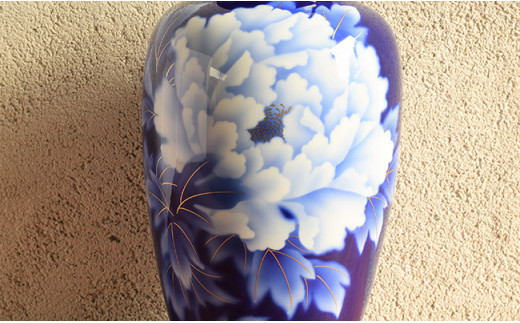 深川製磁 【有田焼】ルリ牡丹 細長14号花生 A150-48 - 佐賀県有田町