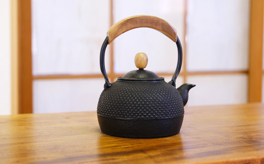 南部鉄器 鉄瓶（気づかい）平丸アラレ 1L 【IH対応】/ IH調理器 ih