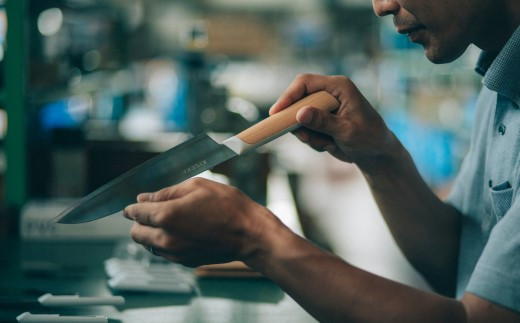 最長12ヶ月で発送】＜日本初の超硬合金包丁＞ KISEKI：三徳