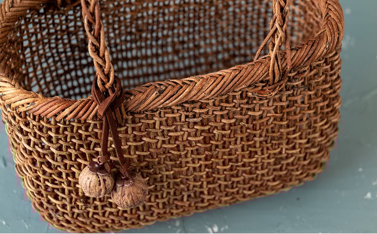 若畑創作館「あけび蔓 透かし編み籠バッグ」（小） - 岩手県西和賀町