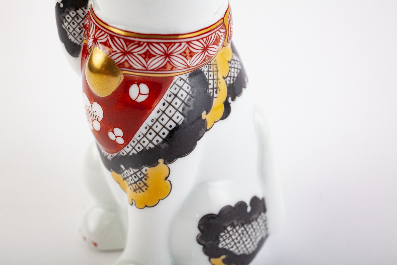 有田焼 招福猫 miw 椿 子【賞美堂本店】オブジェ 置物 招き猫 ねこ