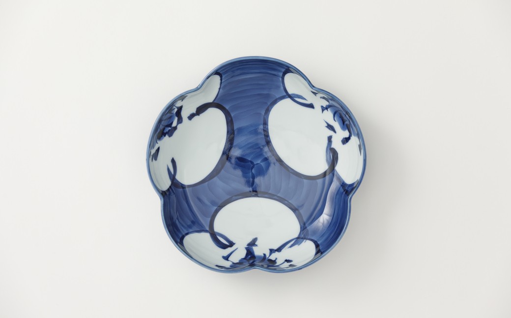 源右衛門窯】有田焼／染付梅絵（梅型）鉢 - 佐賀県NPO支援｜ふるさと