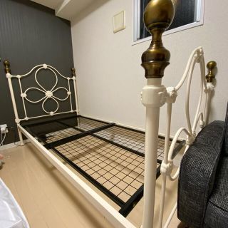 LAURA ASHLEY（ベッド/マットレス）のフリマアイテム一覧