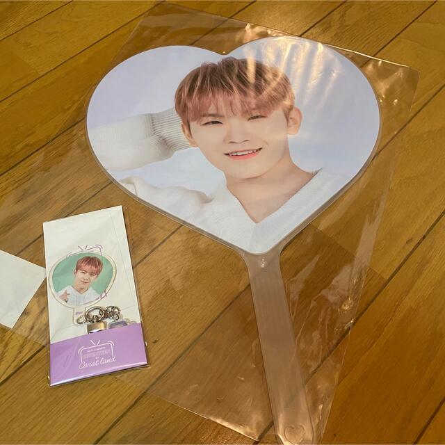 ウジ うちわ トレカ カラットランド ケレン caratland wooziの通販 by