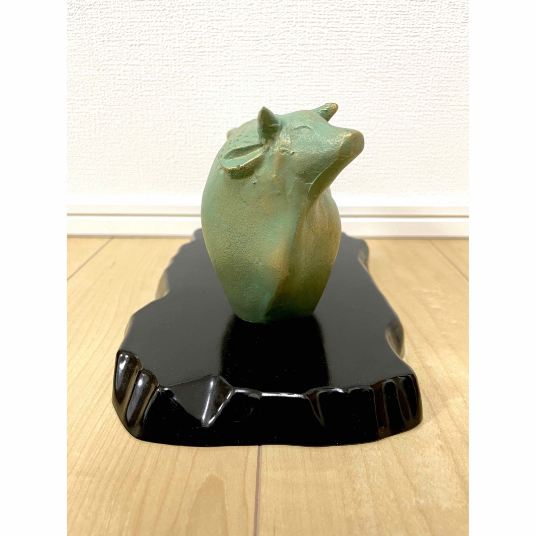 招福干支】牛の置物(重さ1.1kg)【丑】の通販 by まる's shop｜ラクマ