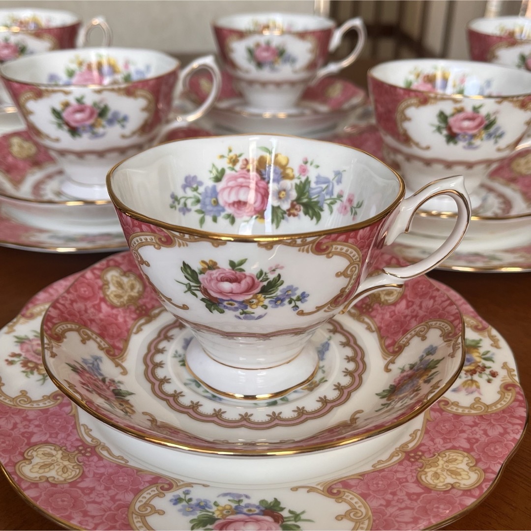 ROYAL ALBERT - 【未使用美品】ロイヤルアルバート☆レディカーライル