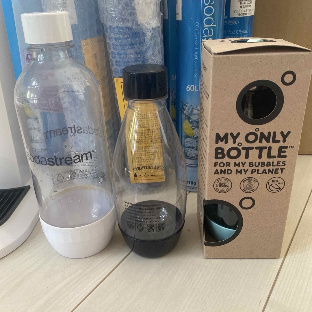 値引き！ソーダストリーム 本体 ボトル3本 ガスシリンダー2本 空