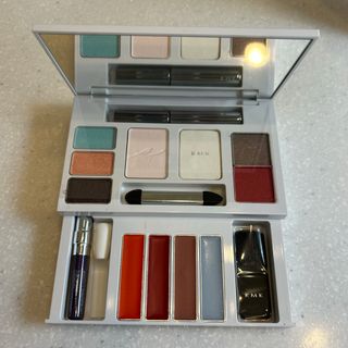 RMK - みいぽん様 RMK クリスマスコフレ♡ポーチ、グロスの通販 by