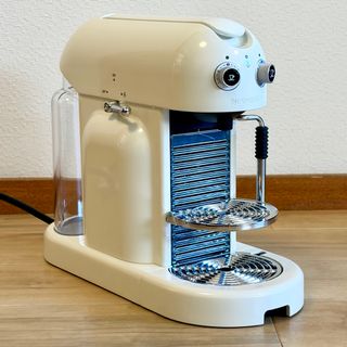 NESPRESSO - Nespresso PIXiE C60 コーヒーメーカーの通販 by だにえる