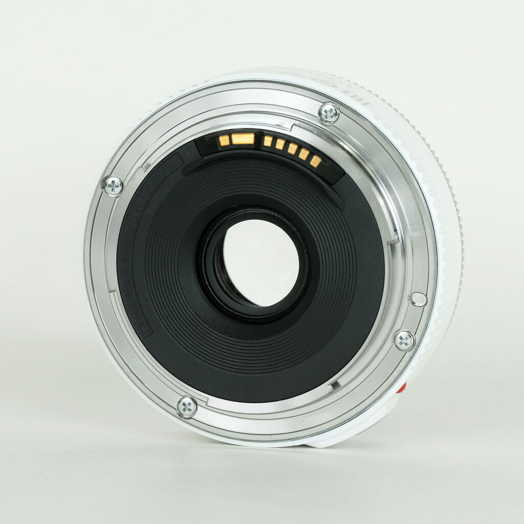 Canon EF40mm F2.8 STM ホワイトの出品 | ONE SCENE（ワンシーン）