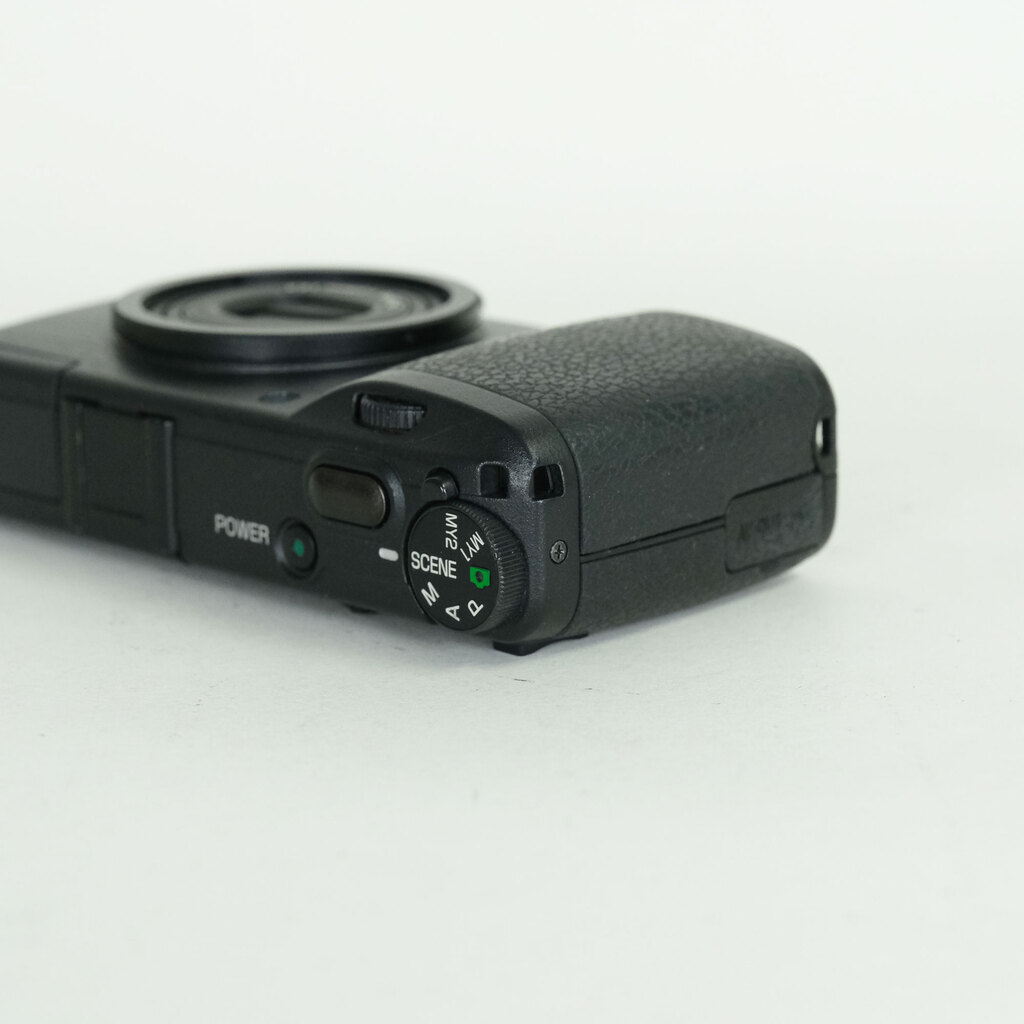 RICOH GR DIGITAL IIの出品 | ONE SCENE（ワンシーン）