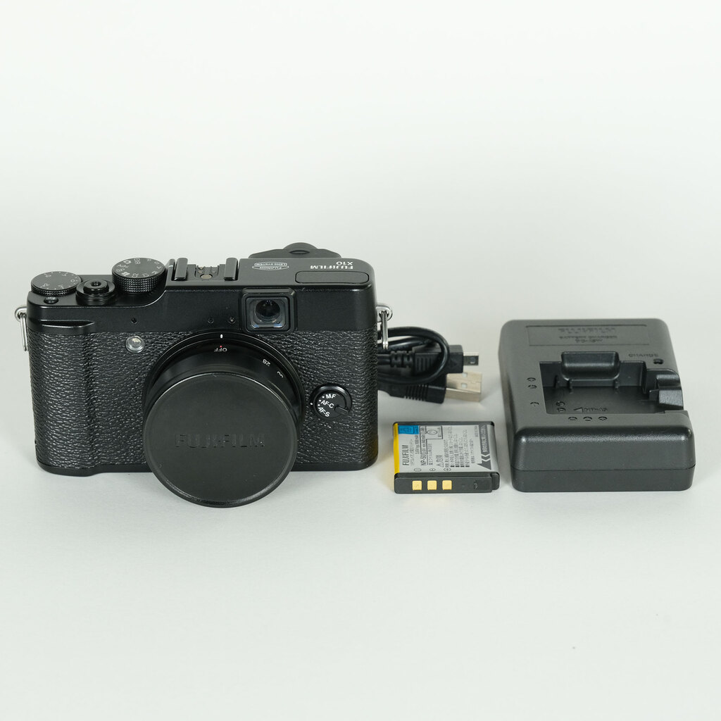 FUJIFILM X10 ブラックの出品 | ONE SCENE（ワンシーン）