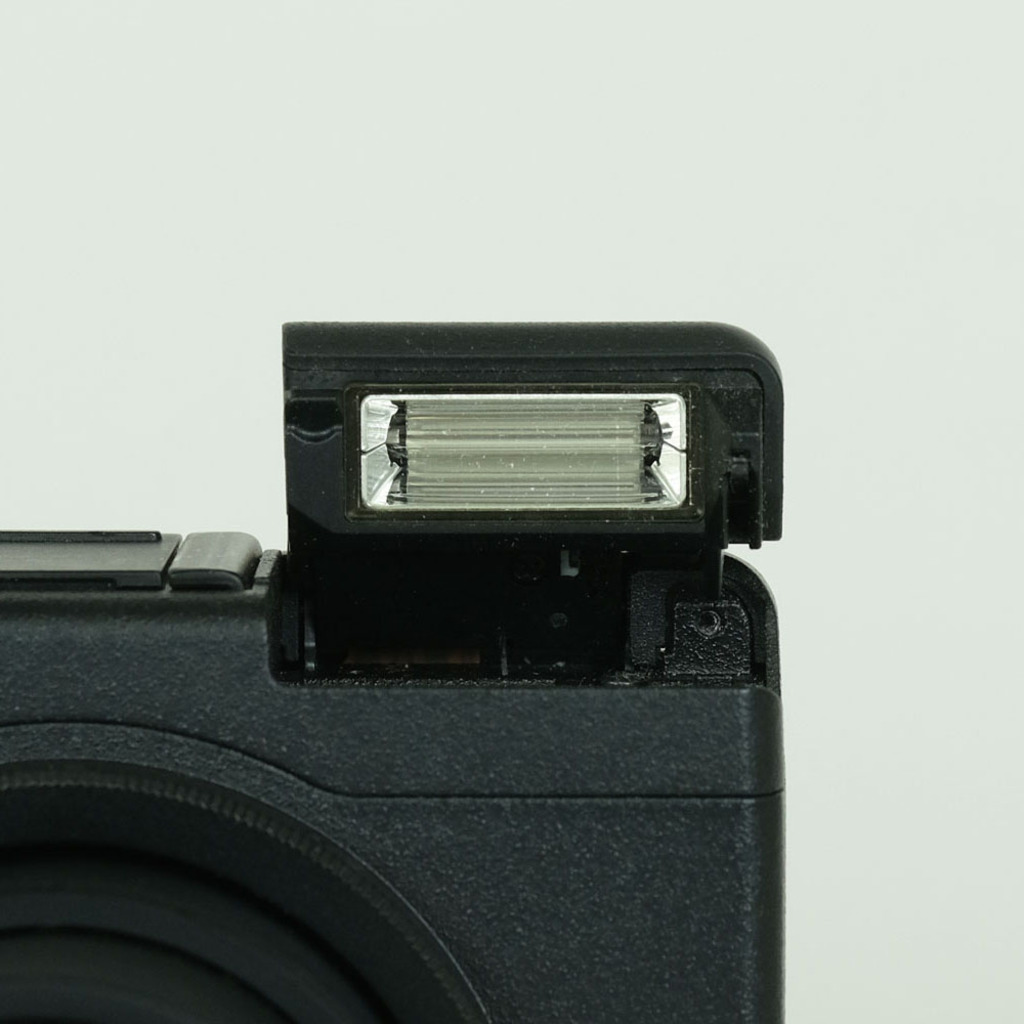 RICOH GR DIGITAL IIの出品 | ONE SCENE（ワンシーン）