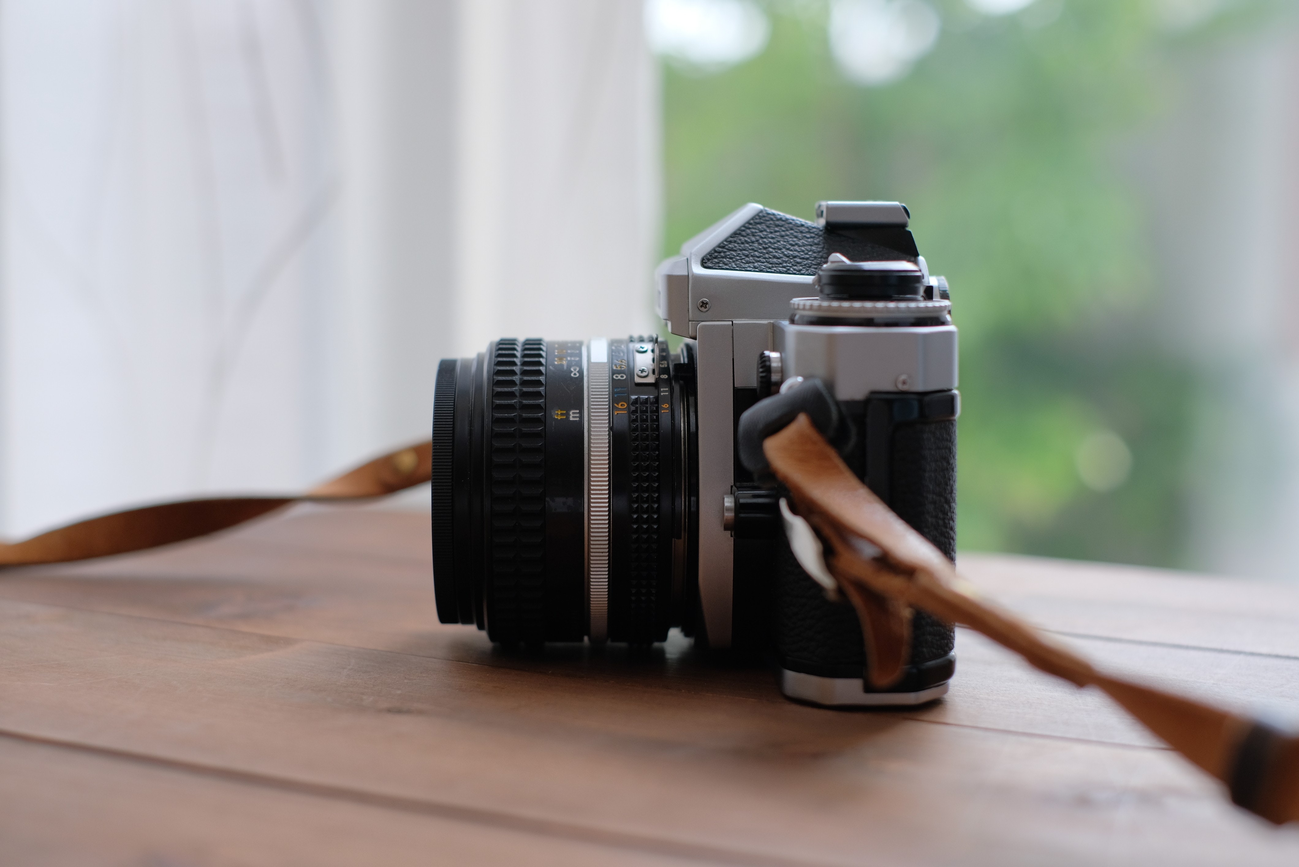 Nikon FE2を徹底解説。作例からおすすめレンズまで | ONE SCENE（ワン