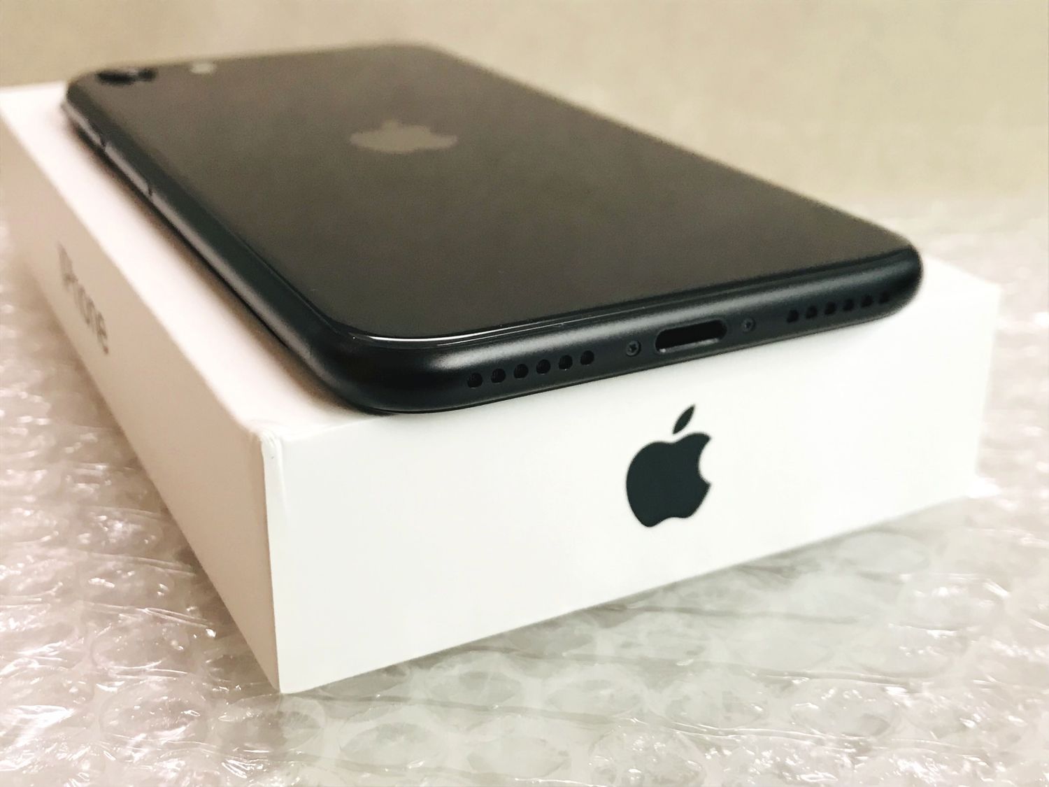 ムスビー｜未使用品 電池100％ iPhoneSE2 64GB Black SIMフリー