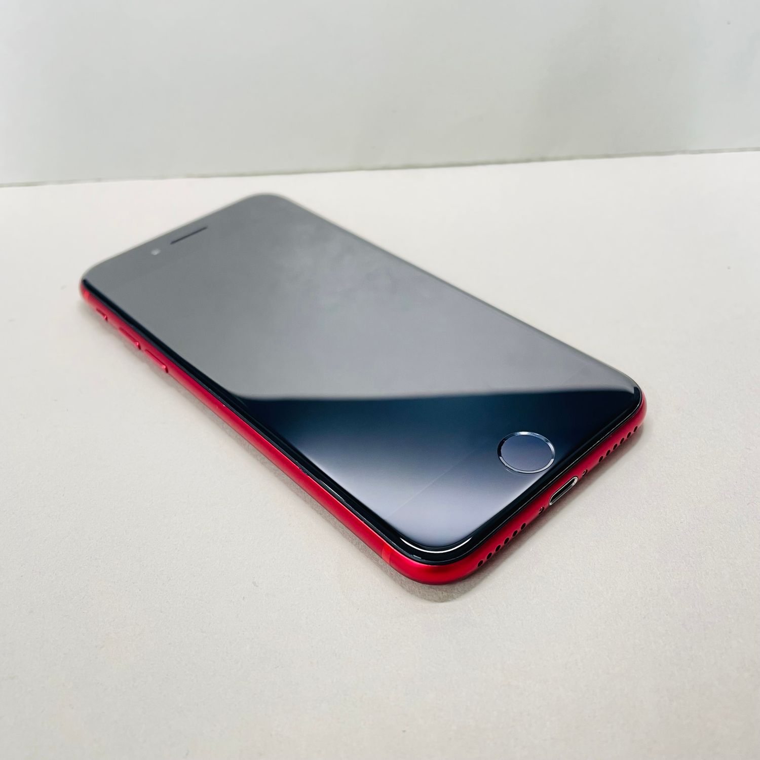 ムスビー｜iphone SE2 128GB SIMフリ－7138バッテリー100%【iPhone SE