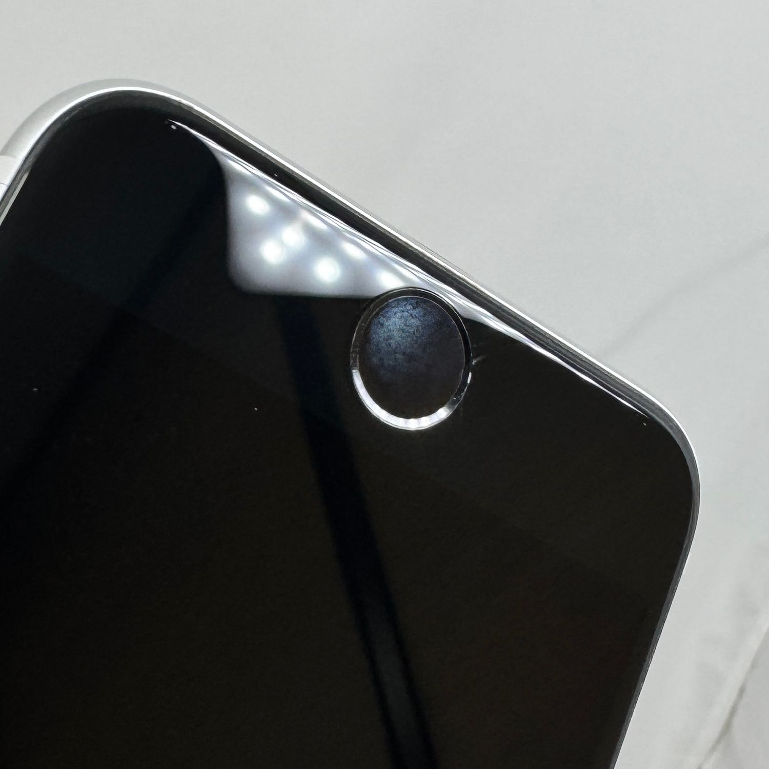 ムスビー｜iPhone SE 2 64GB ホワイト SIMロック解除済み【iPhone SE